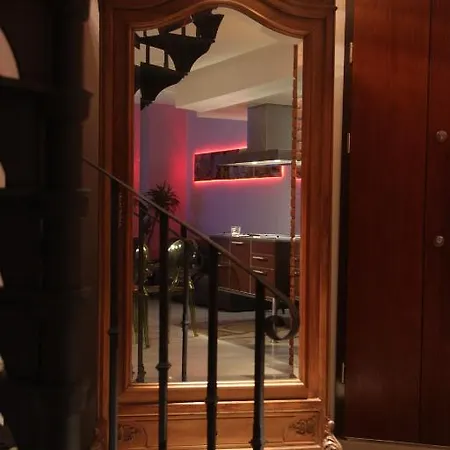 Loft Apartment *